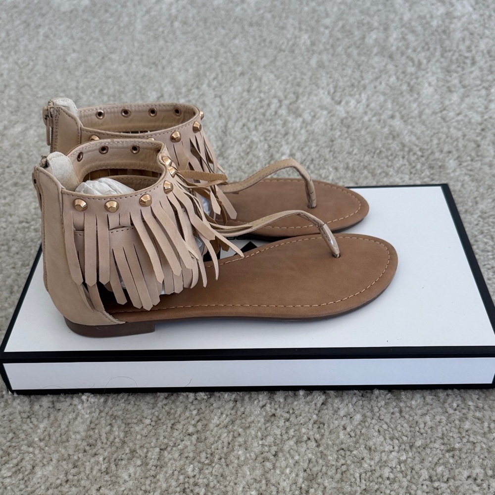 Adriana New York Fringe Sandals, Tan Color, Size: 7 - Picture 4 of 8